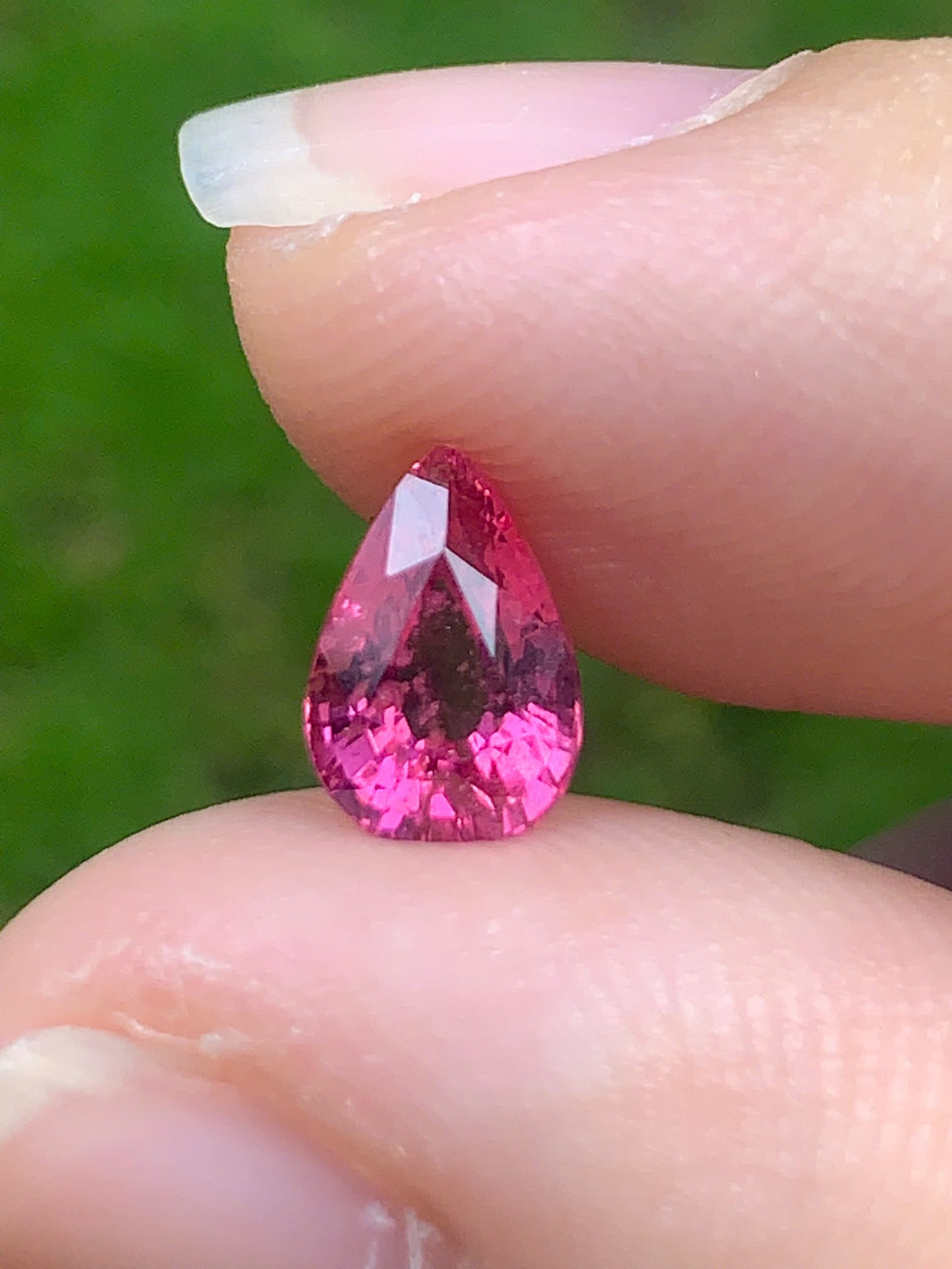 Natura Red Pink spinel LucYen 0.96ct - 14082525