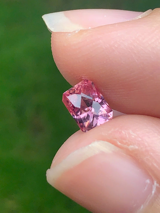 Natural Spinel VietNam 14082528