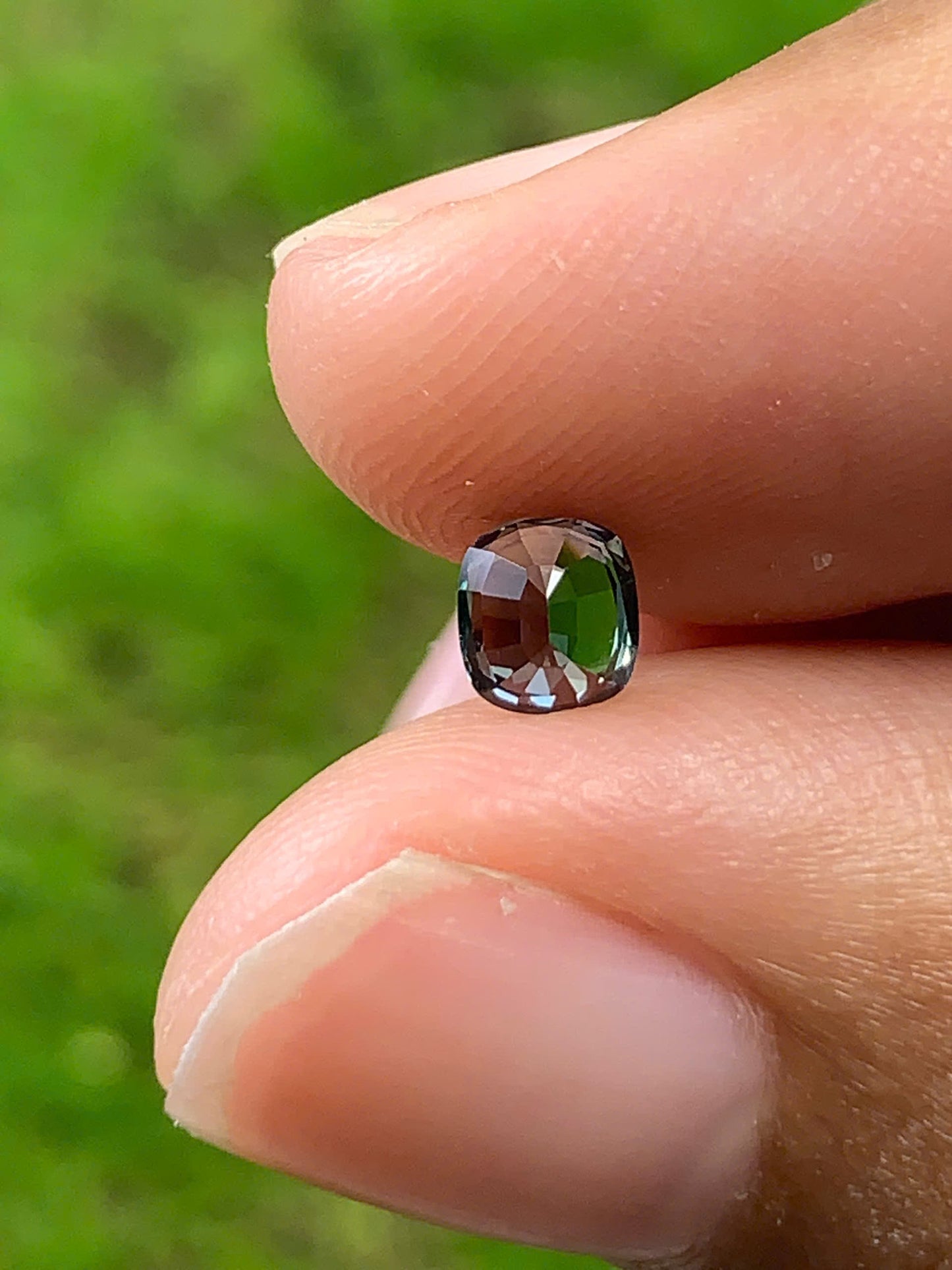 Natural Green Sapphire LucYen _ 26082516