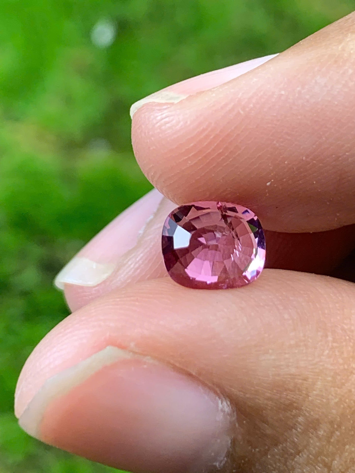 Natural Purplish pink spinel _ 28082511