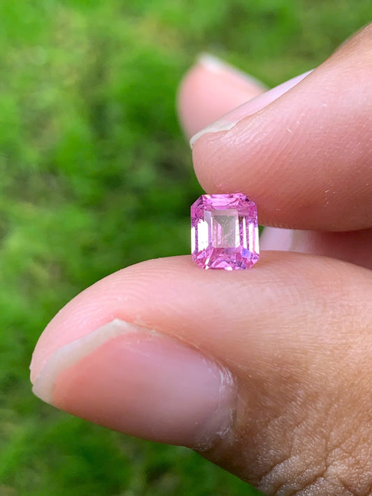Natural Spinel VietNam 28082530
