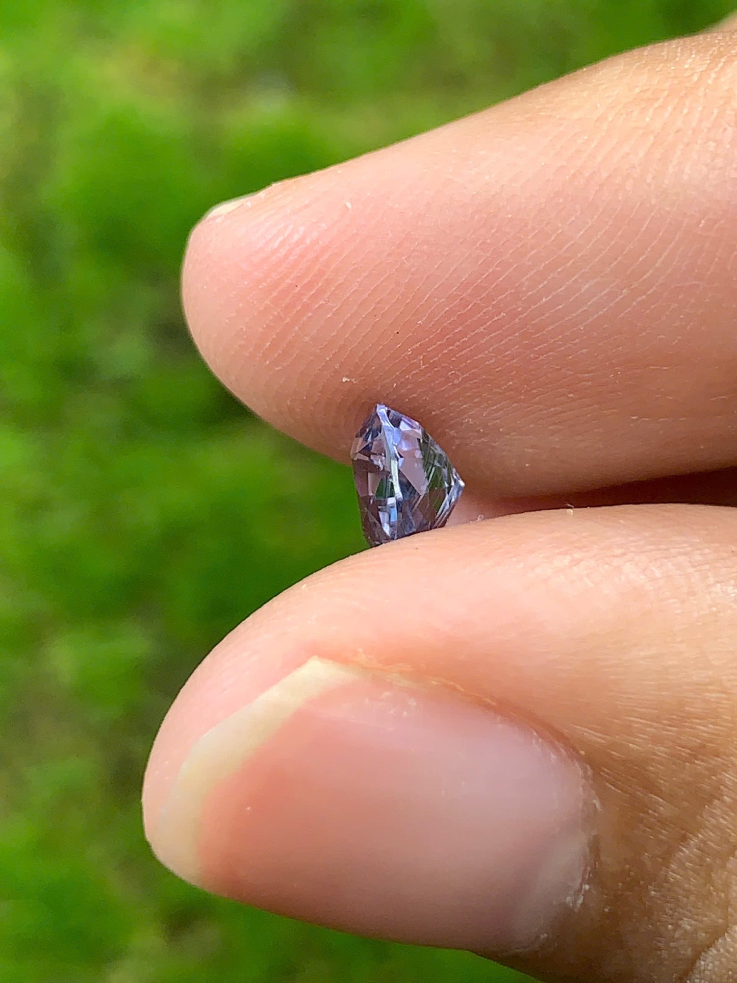 Natural Spinel VietNam 28082540