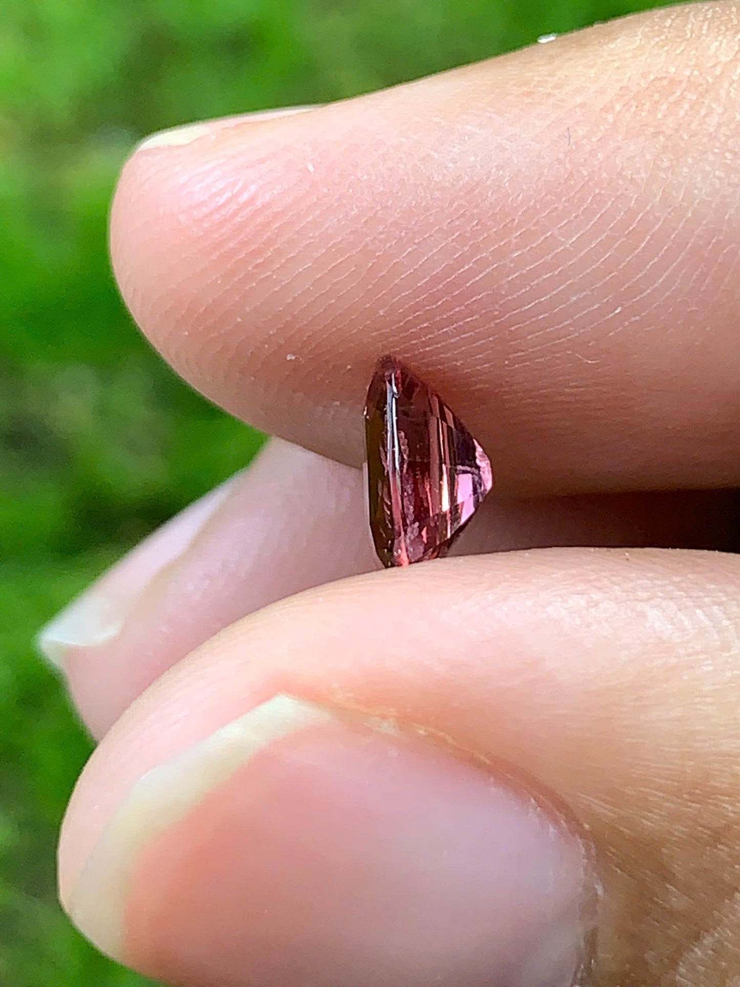 Natural Spinel VietNam 28082550
