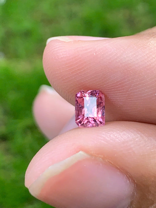 Natural Spinel VietNam 29082504