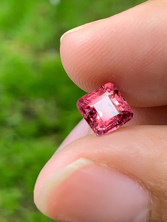 Natural Redish pink spinel _ 29082505