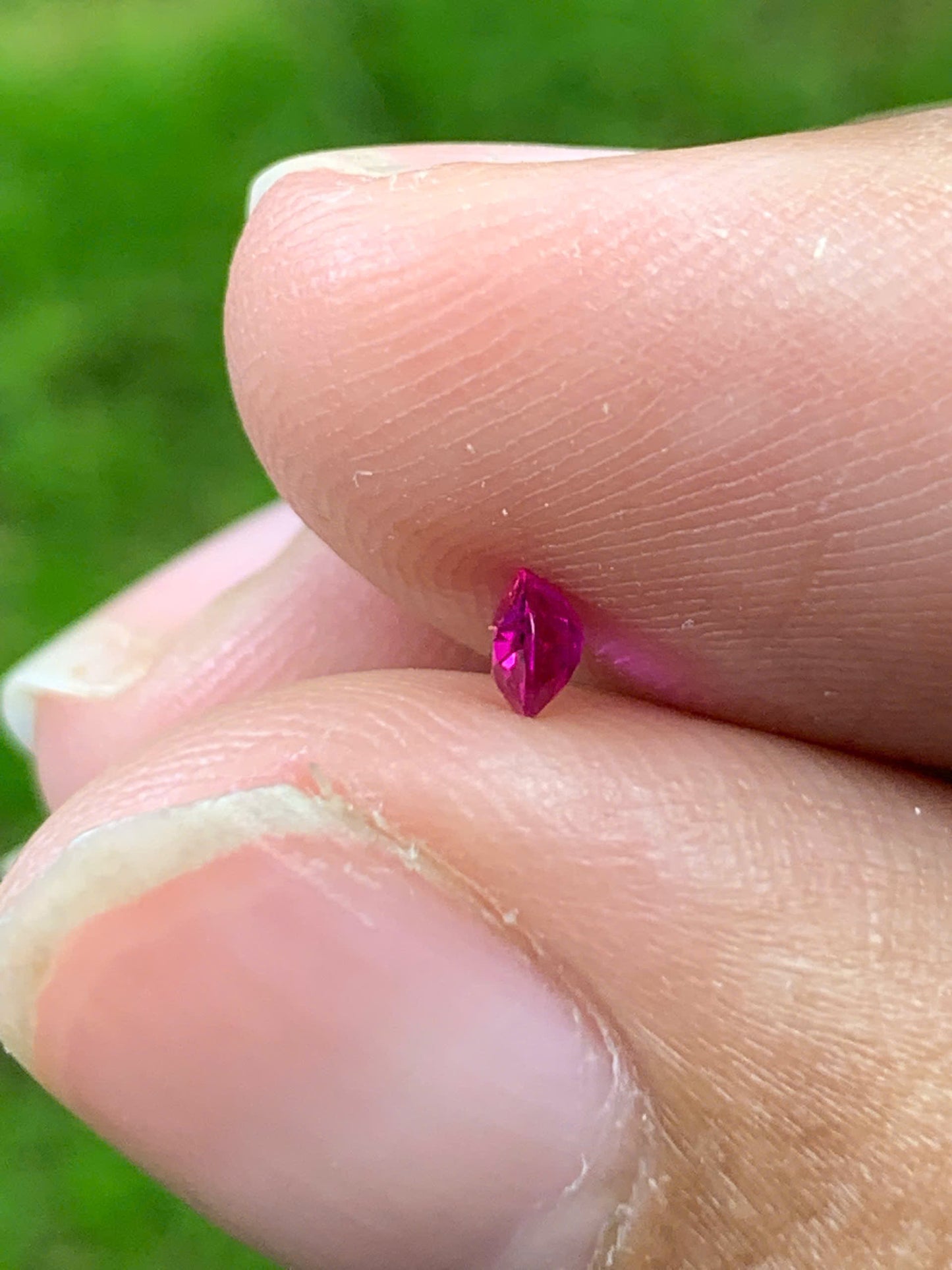 Natural Sapphire VietNam 30082506