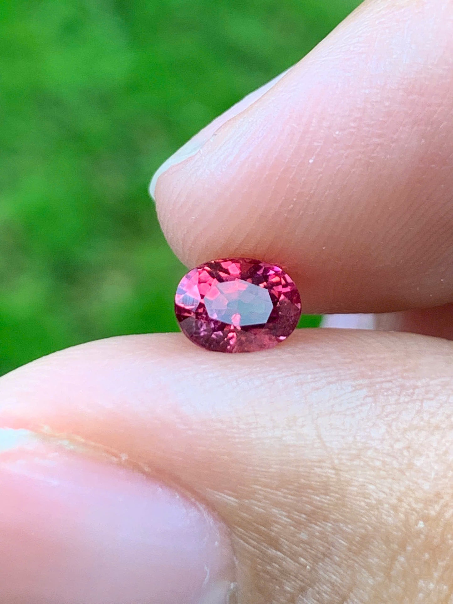 Natural orangish red spinel LucYen 0.43ct - 30082515