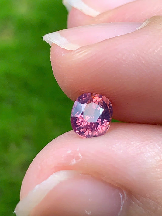 Natural Muliticolor Spinel LucYen 0.71ct - 05092507