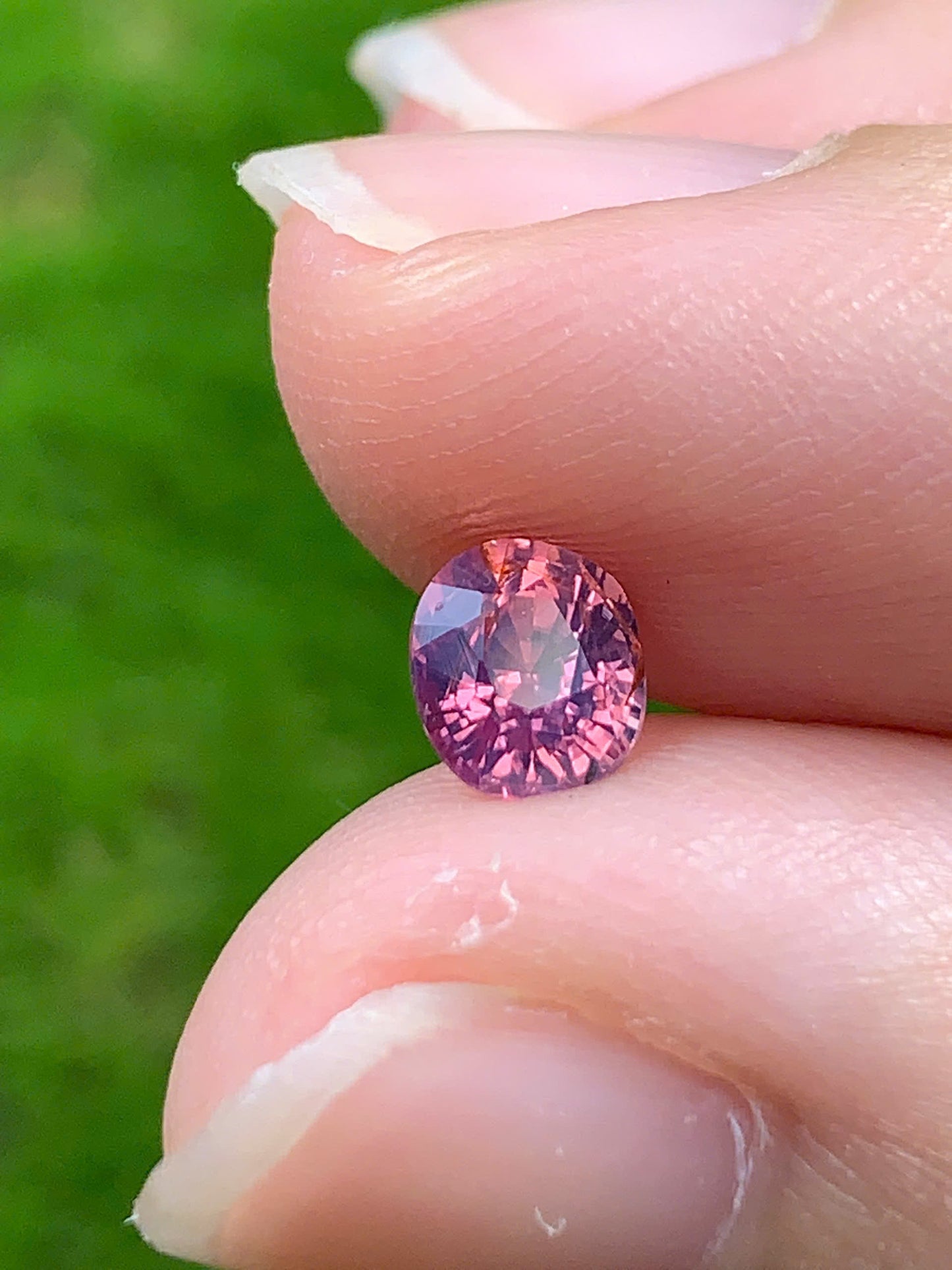 Natural Muliticolor Spinel LucYen 0.71ct - 05092507