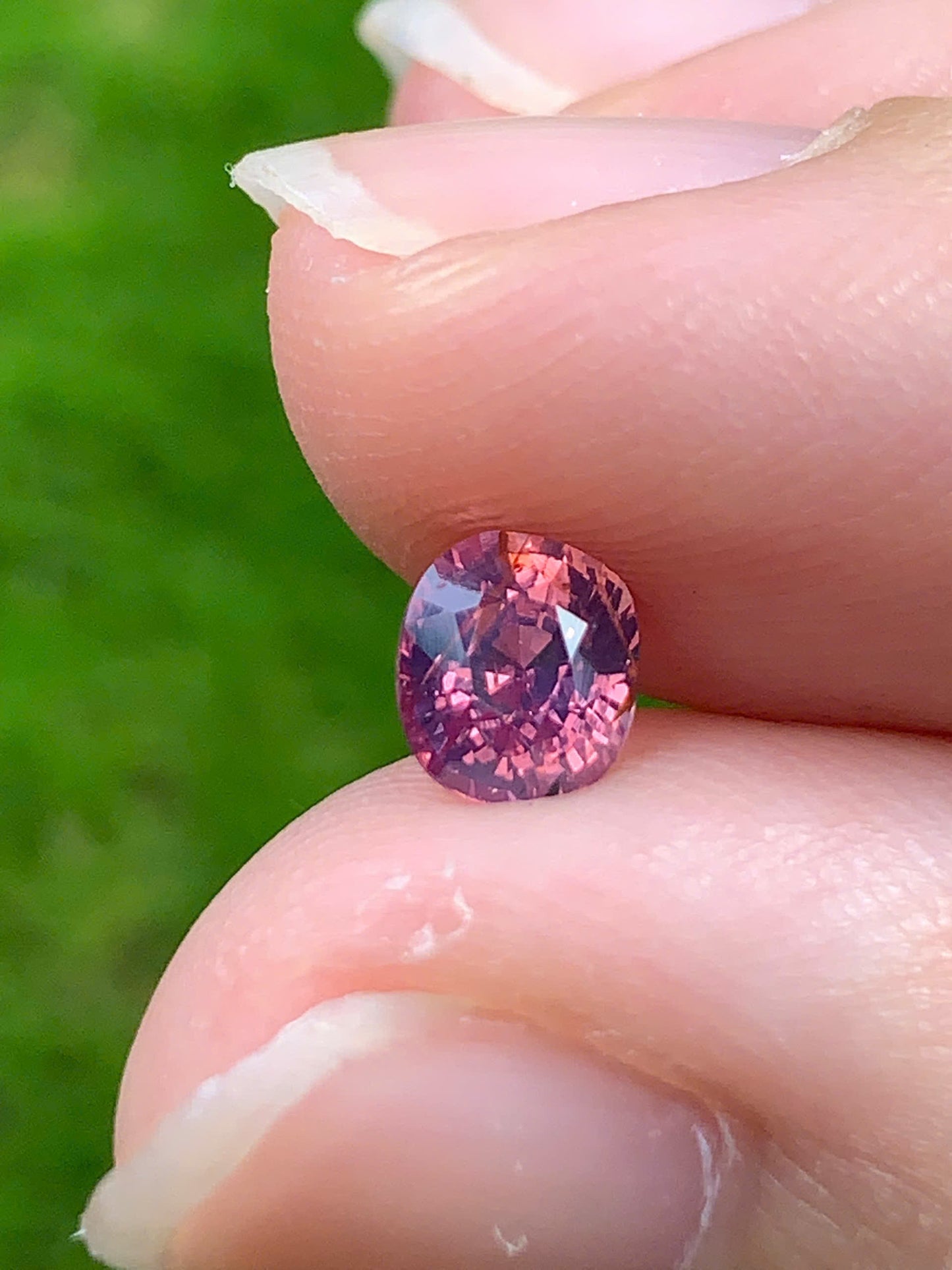 Natural Muliticolor Spinel LucYen 0.71ct - 05092507