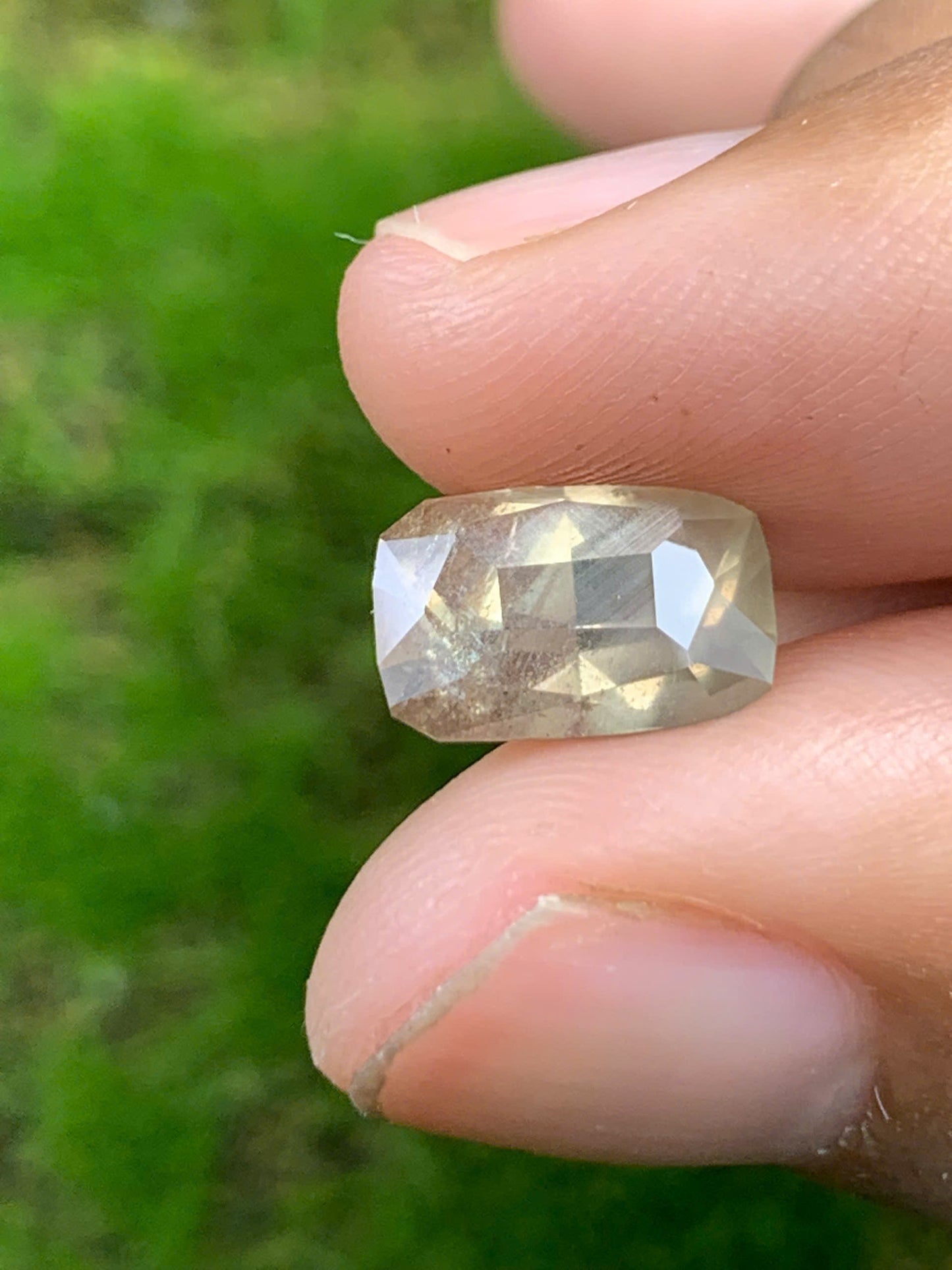 Natural Yellow Sapphire Luc Yen 3.22ct - 01092520