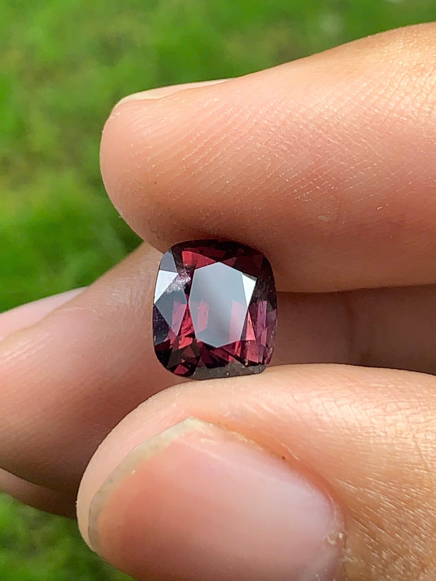 Natural Spinel LucYen 2.56ct - 06092523
