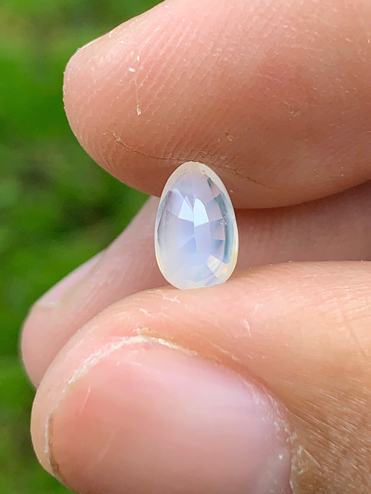 Natural White sapphire LụcYên 0.99ct_ 10092510