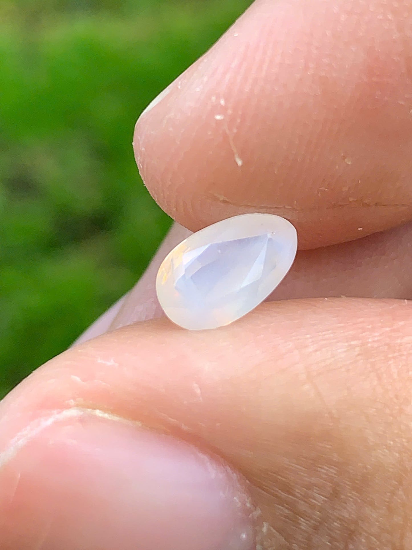 Natural White sapphire LụcYên 0.99ct_ 10092510