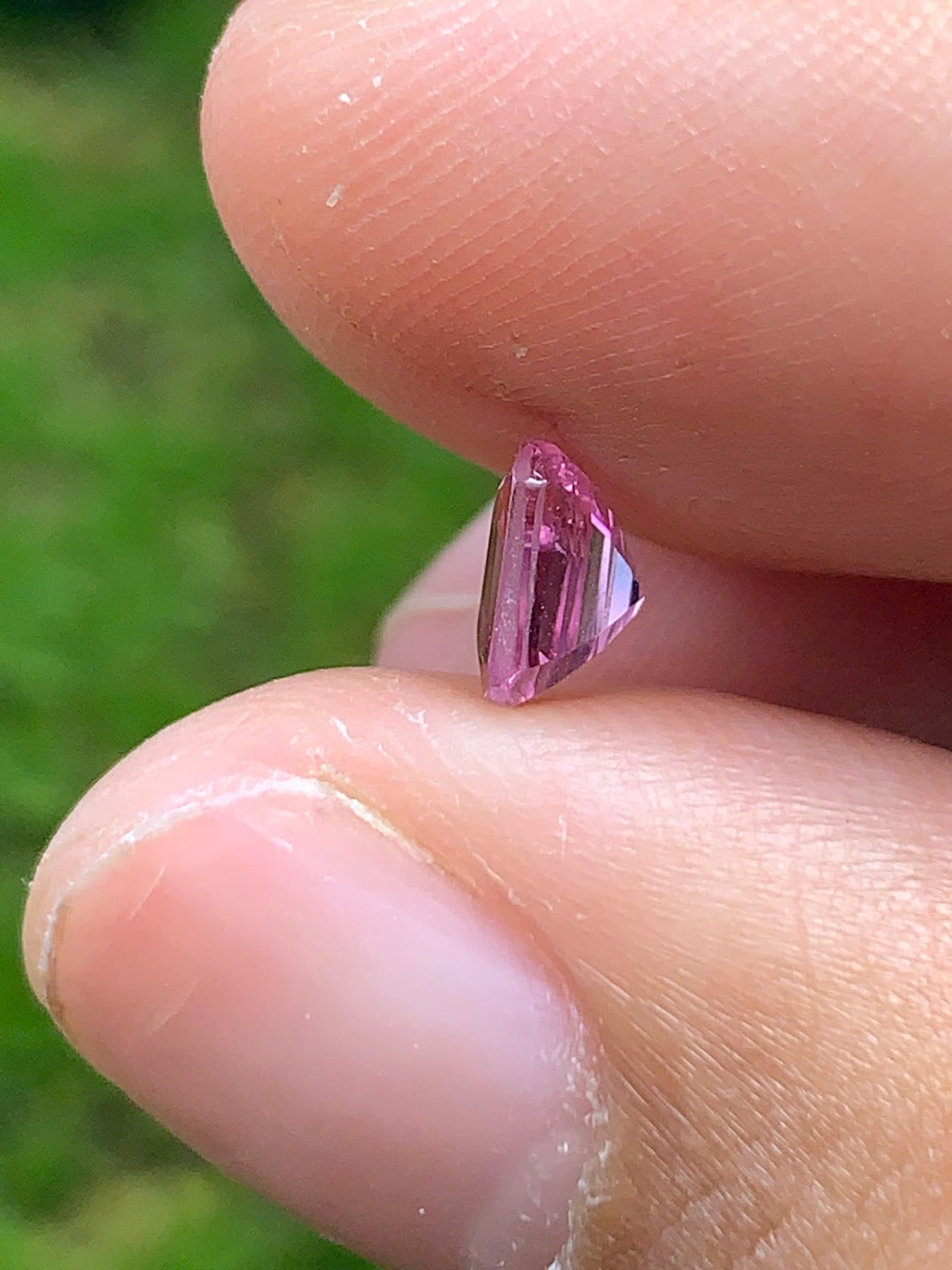 Natural pink spinel LucYen 0.9ct - 10092522