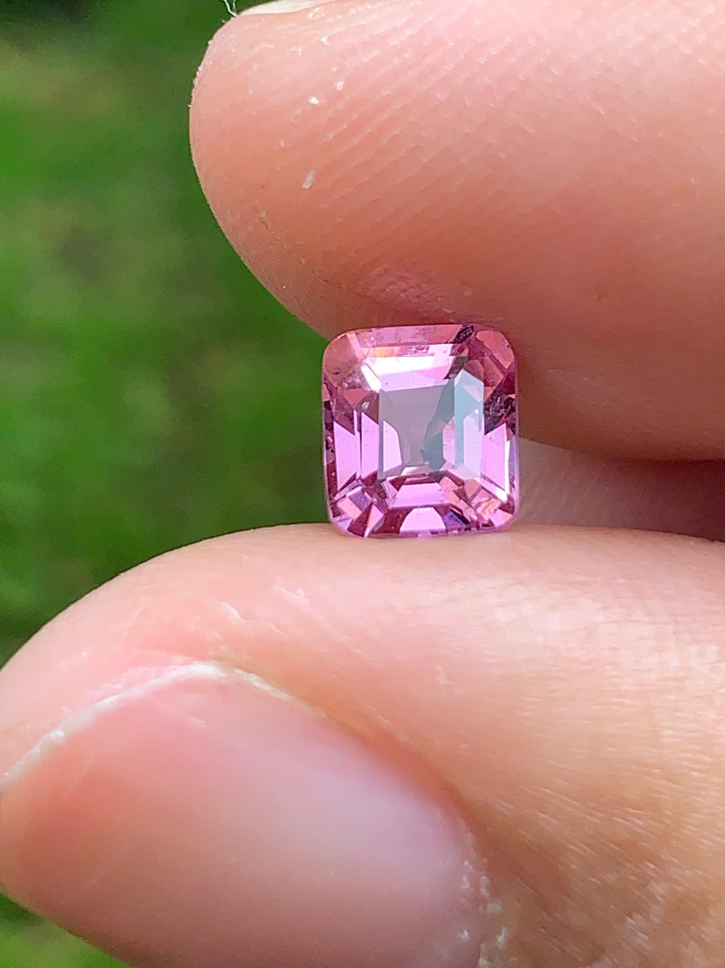 Natural pink spinel LucYen 0.9ct - 10092522