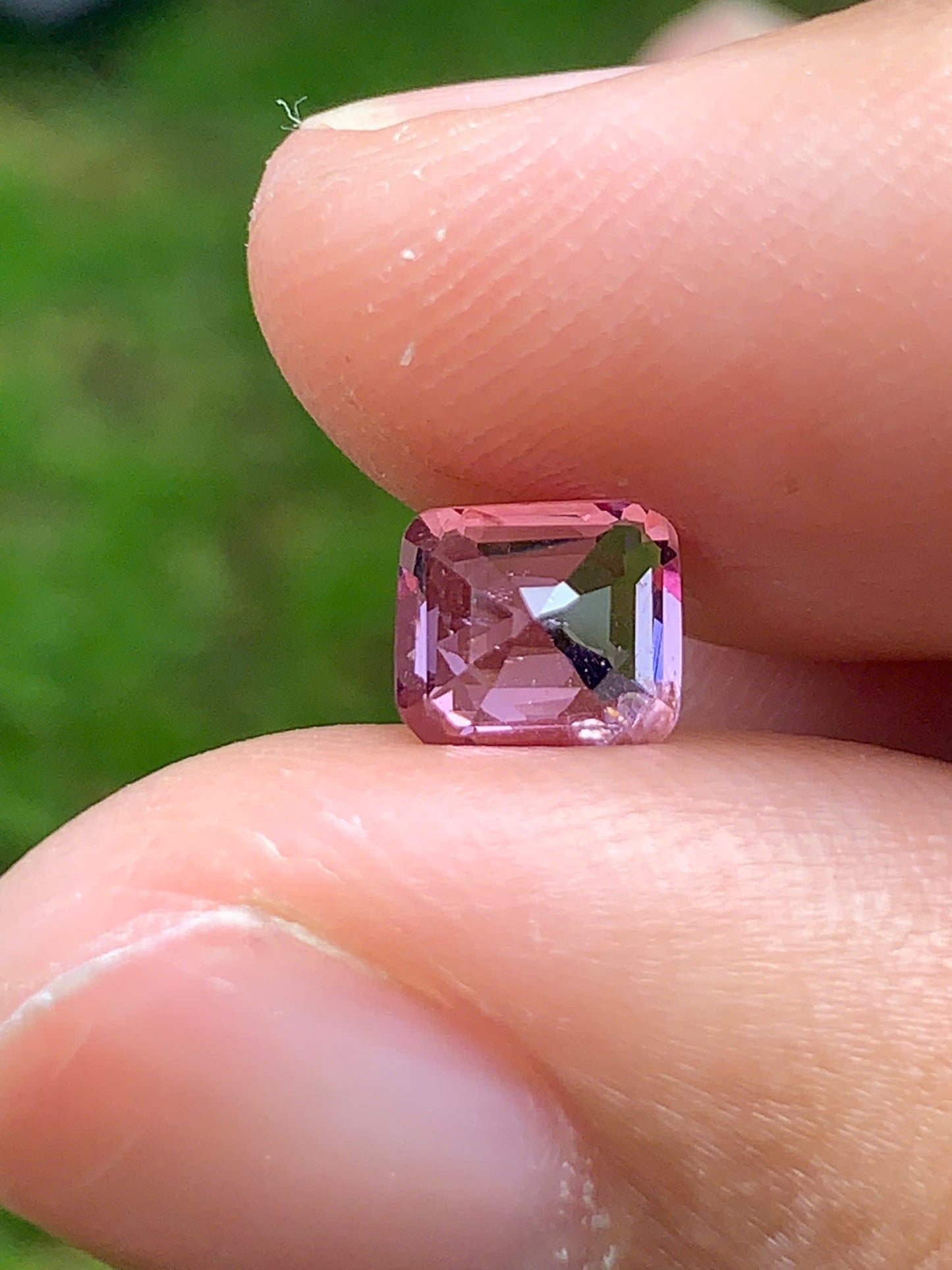 Natural pink spinel LucYen 0.9ct - 10092522