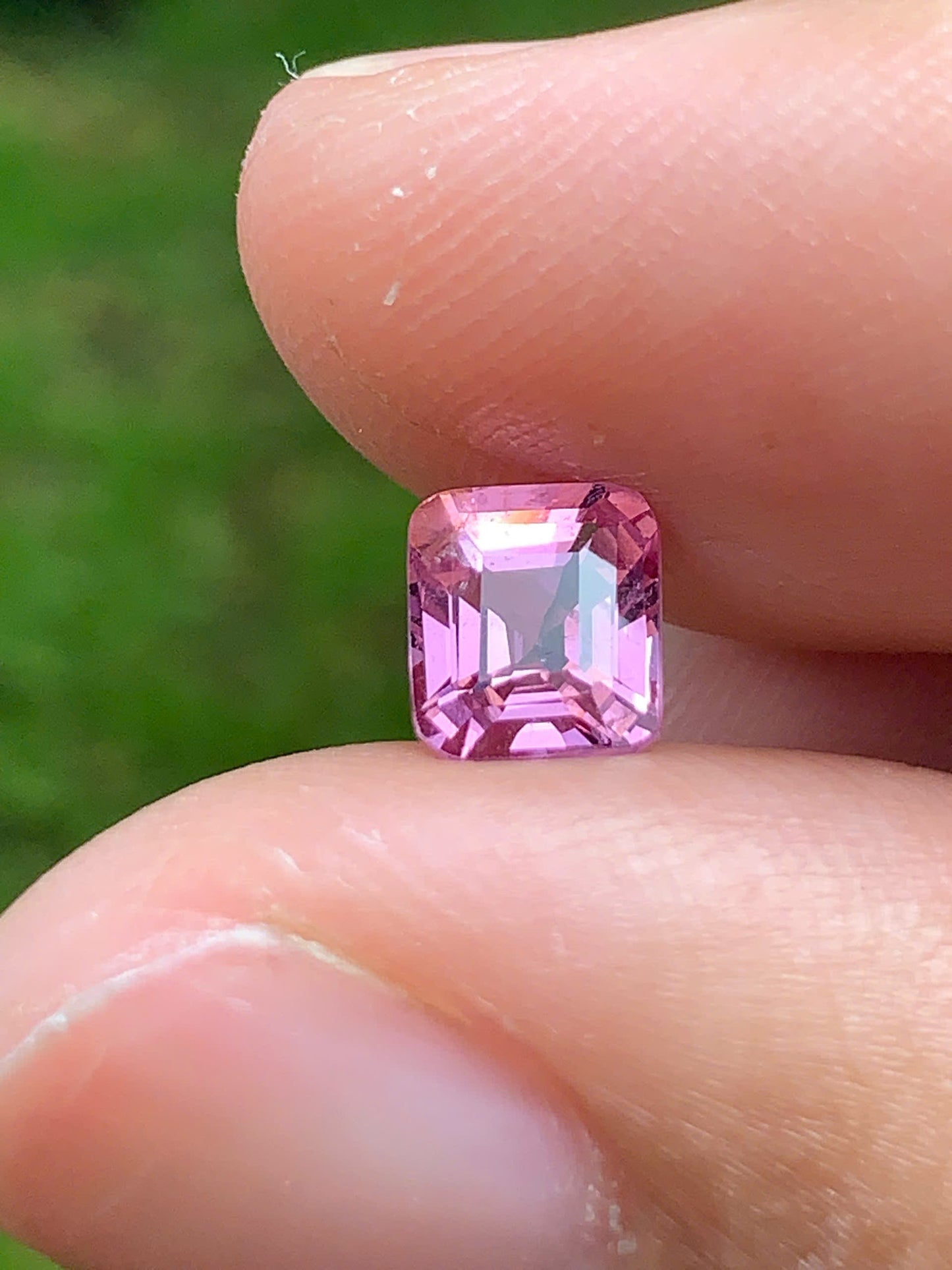 Natural pink spinel LucYen 0.9ct - 10092522
