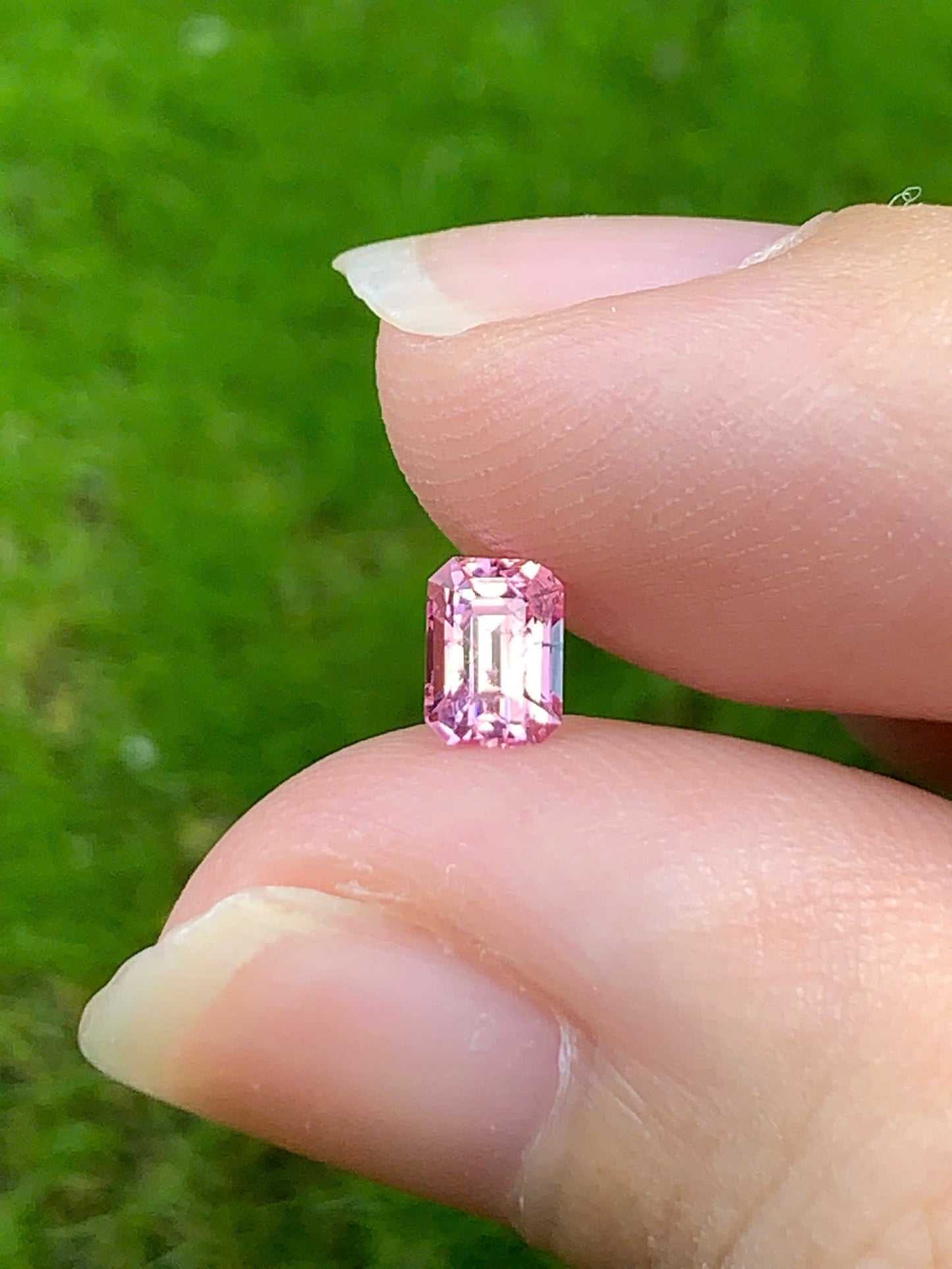 Natural pink spinel LucYen 0.4ct - 13092515