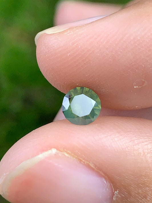 Green Sapphire LucYen 0.54ct _ 17092503