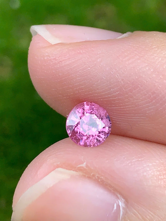 Natural pink spinel LucYen 0.56ct - 18092501
