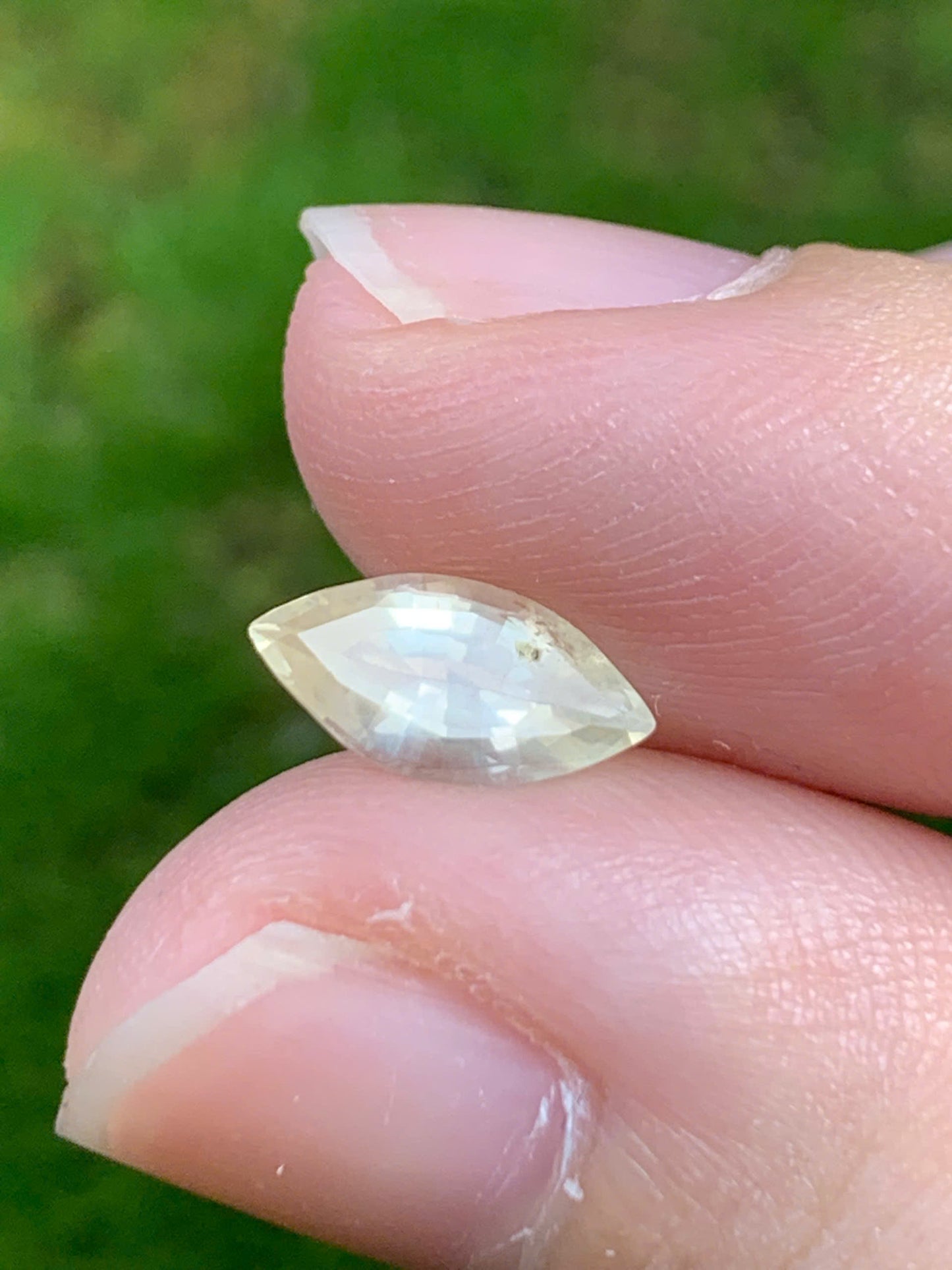 Natural White sapphire LụcYên 0.47ct_ 18092512