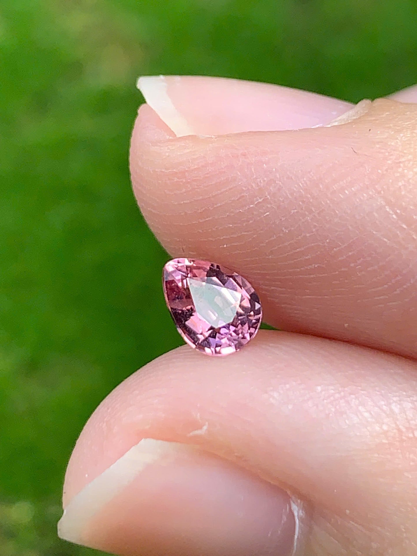 Natural purple pink spinel LucYen 0.68ct - 18092516