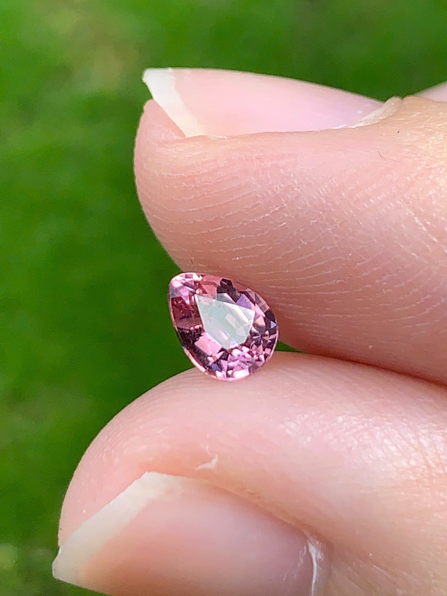 Natural purple pink spinel LucYen 0.68ct - 18092516