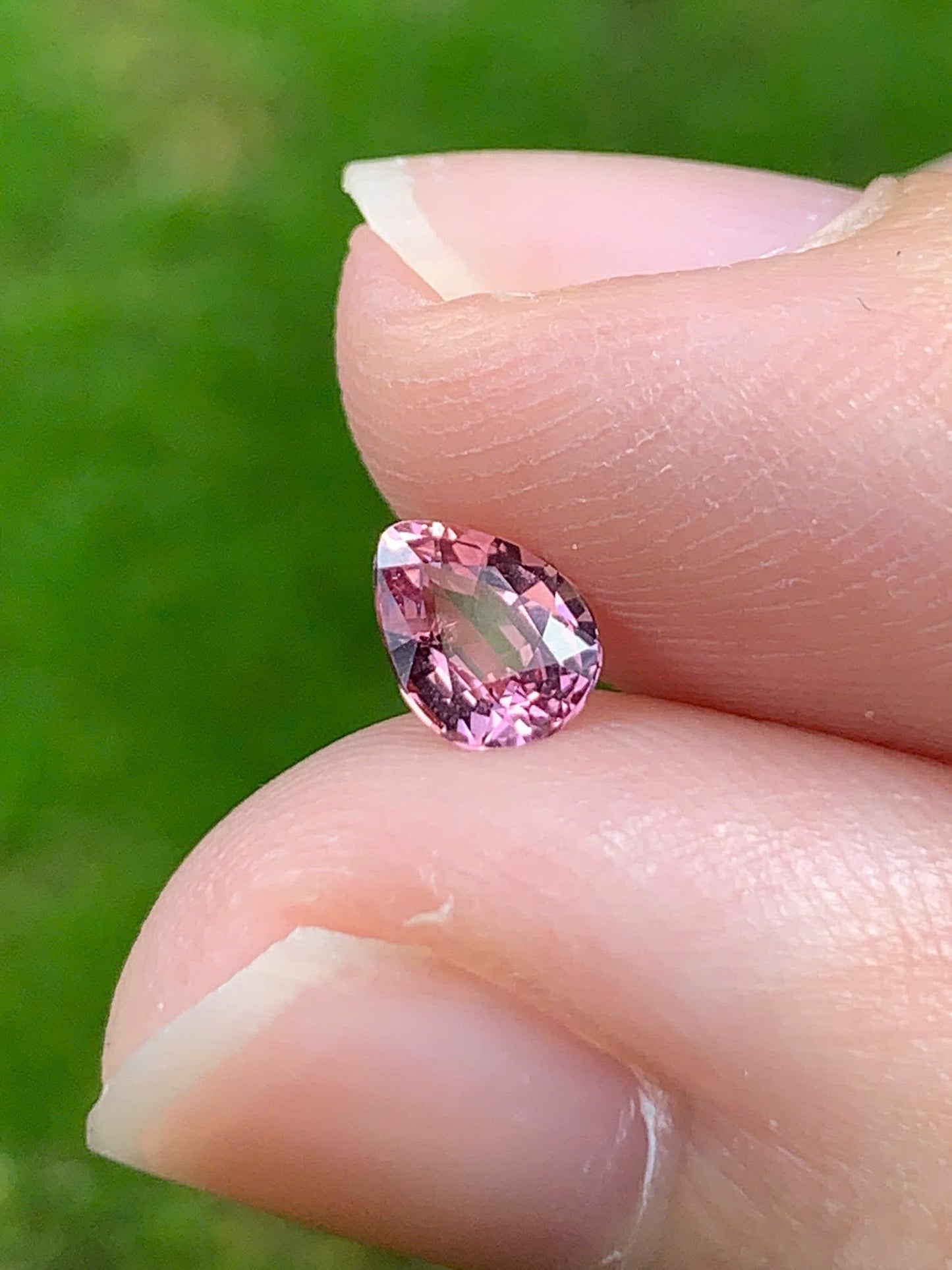 Natural purple pink spinel LucYen 0.68ct - 18092516