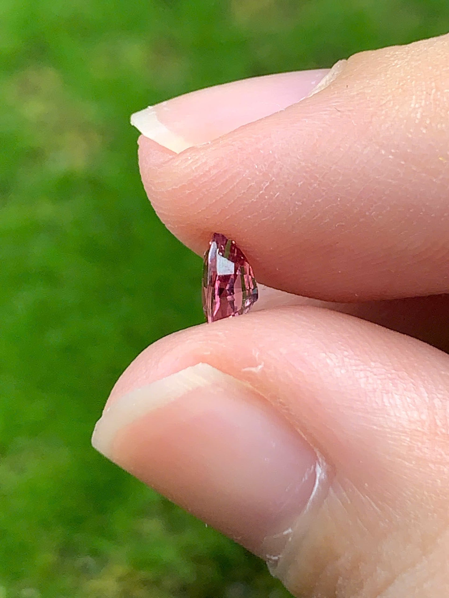 Natural purple pink spinel LucYen 0.68ct - 18092516