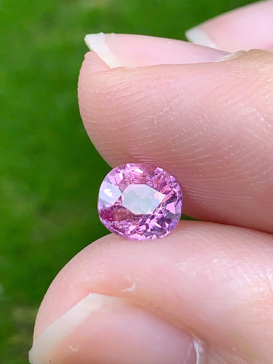 Natural pink Spinel LucYen 0.84ct - 18092517