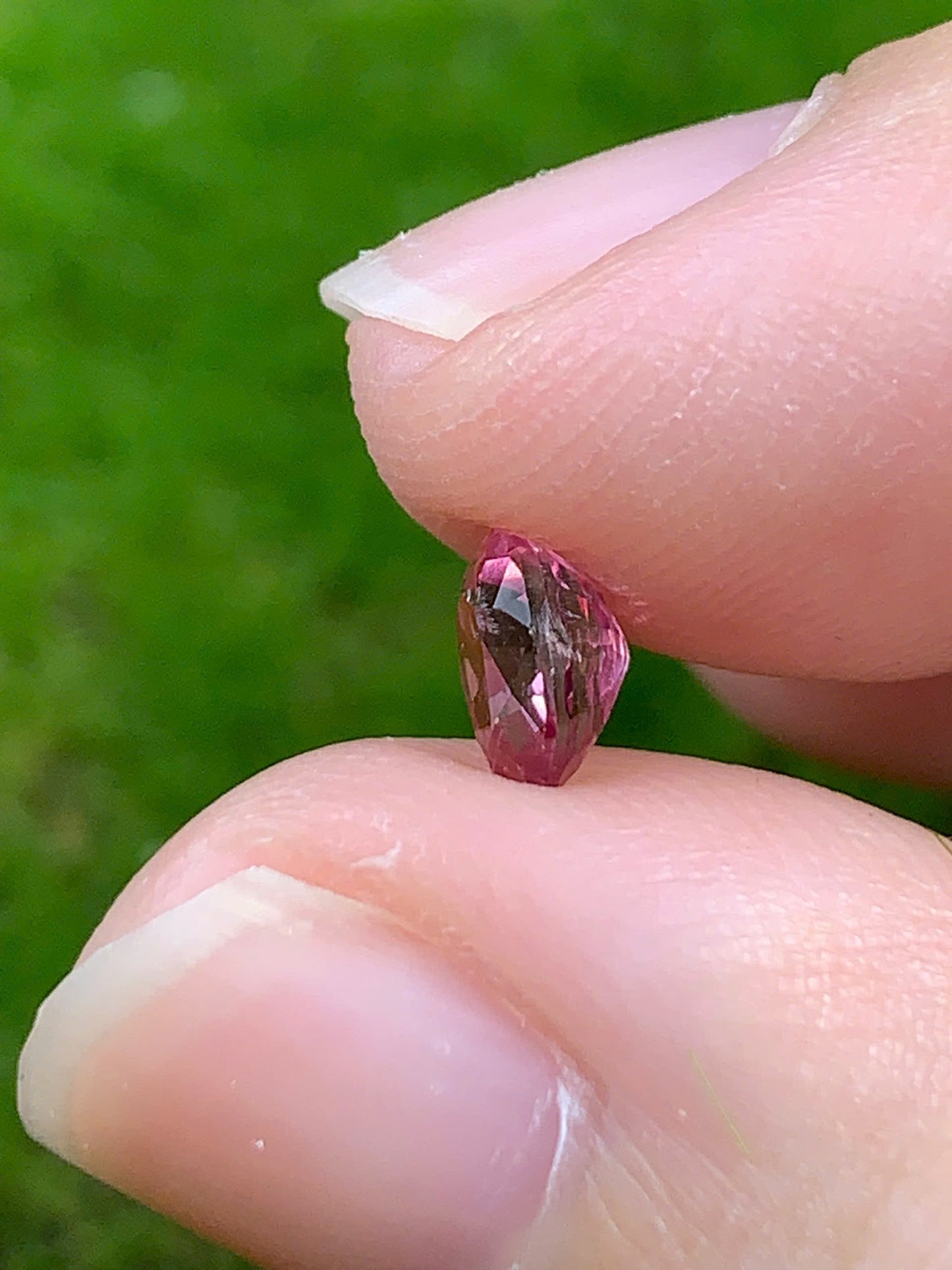 Natural purple pink spinel LucYen 0.68ct - 18092518