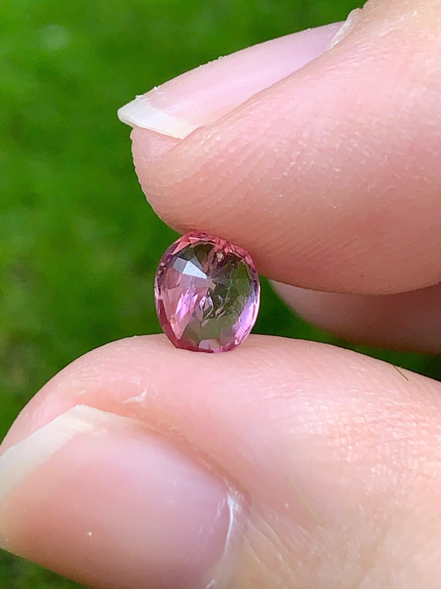 Natural purple pink spinel LucYen 0.68ct - 18092518