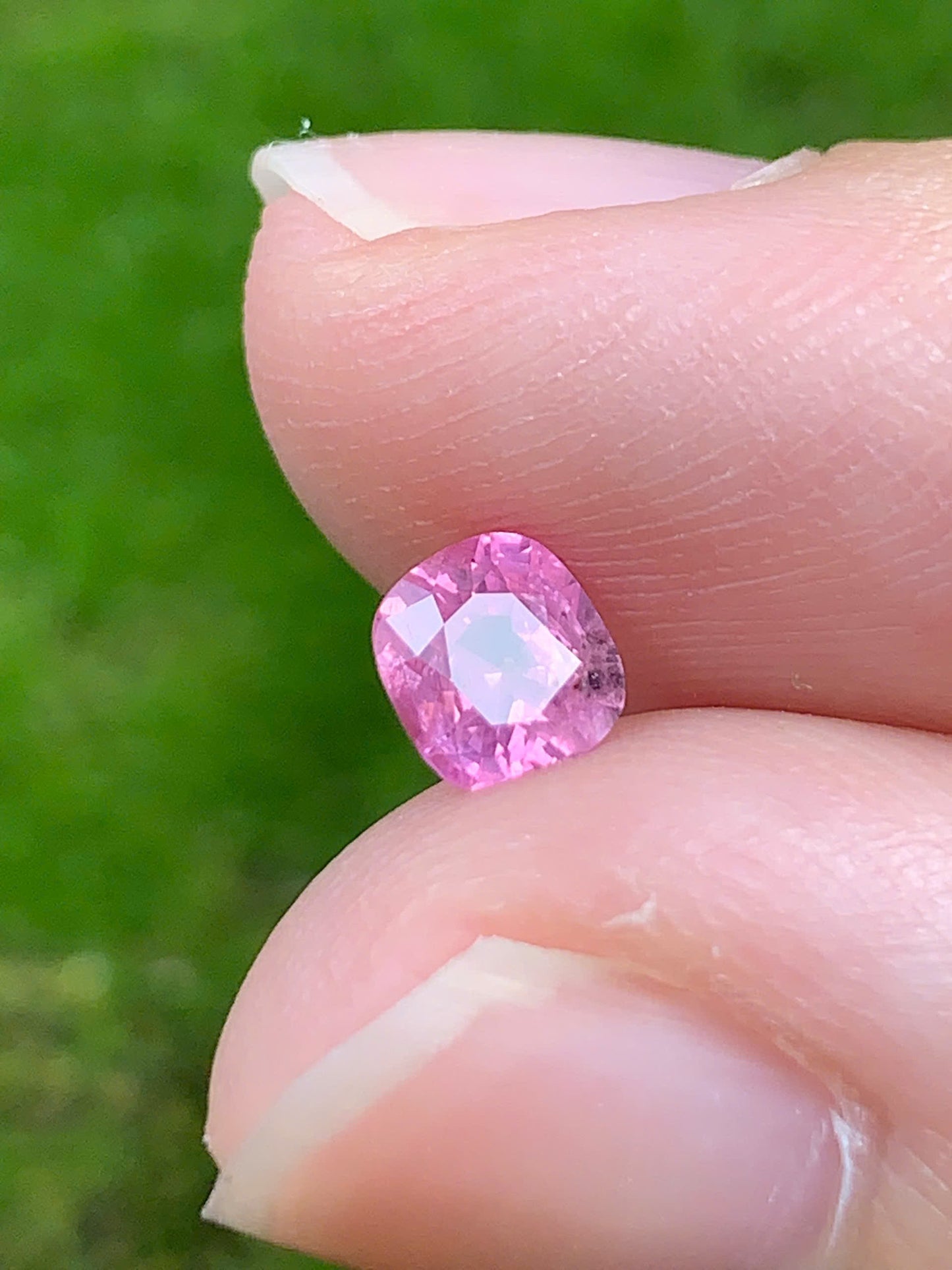 Natural Pink Sapphire LucYen 0.6ct _ 18092526
