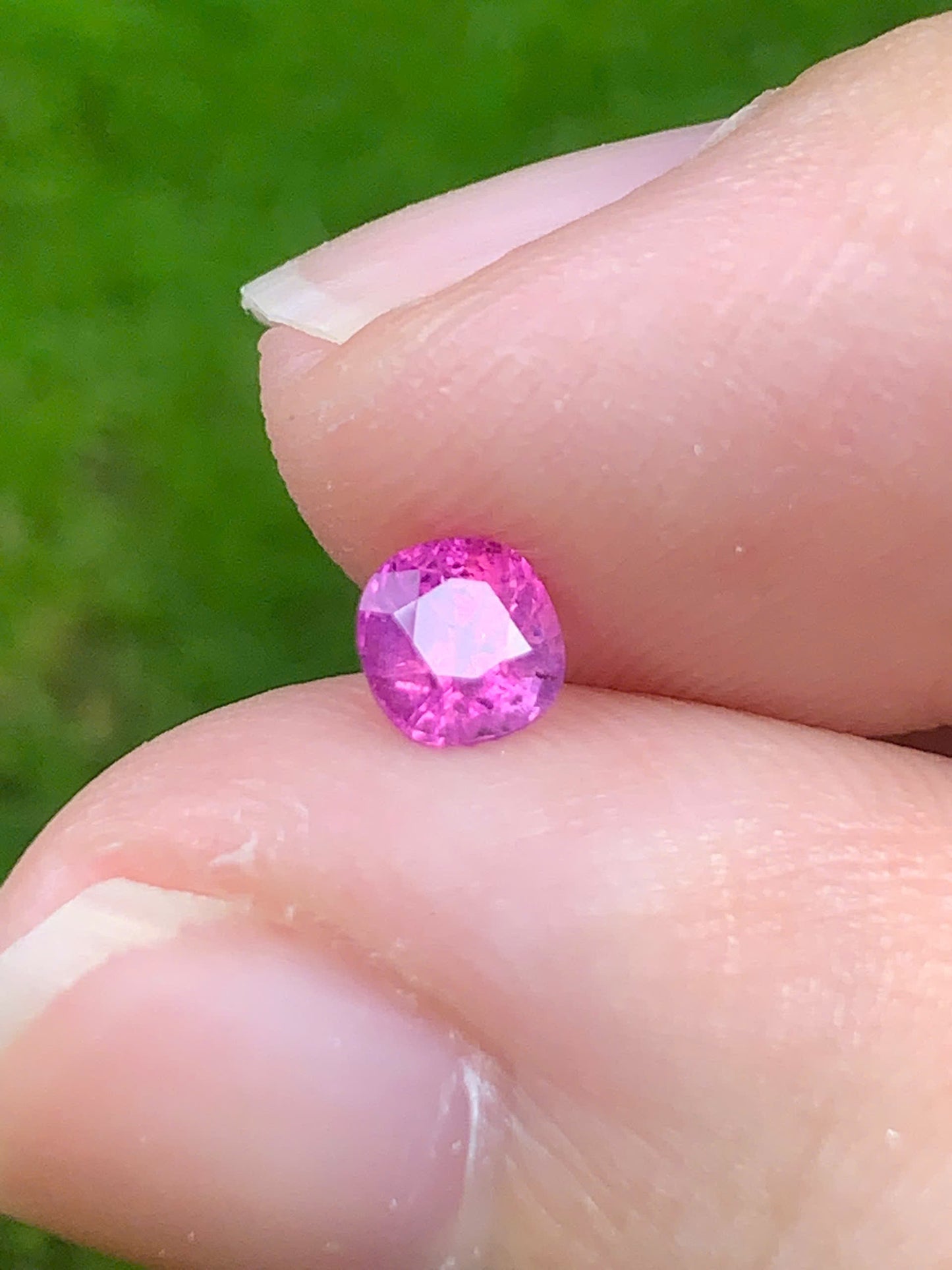 Natural Hot Pink silkySapphire LucYen 0.35ct _ 19092520