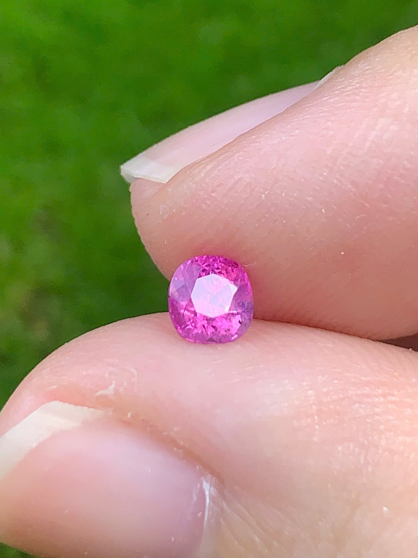 Natural Hot Pink silkySapphire LucYen 0.35ct _ 19092520