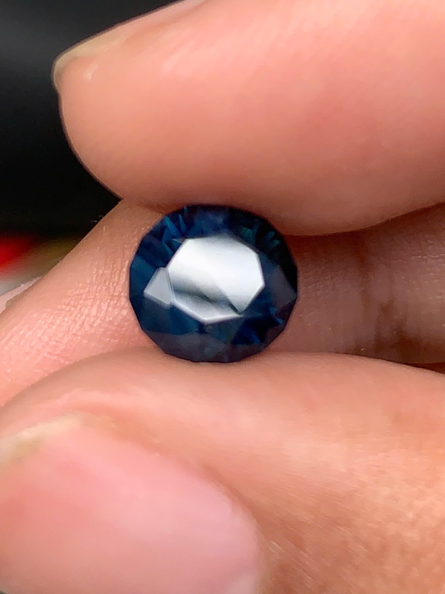 Natural Royal blue sapphire _ 19092524