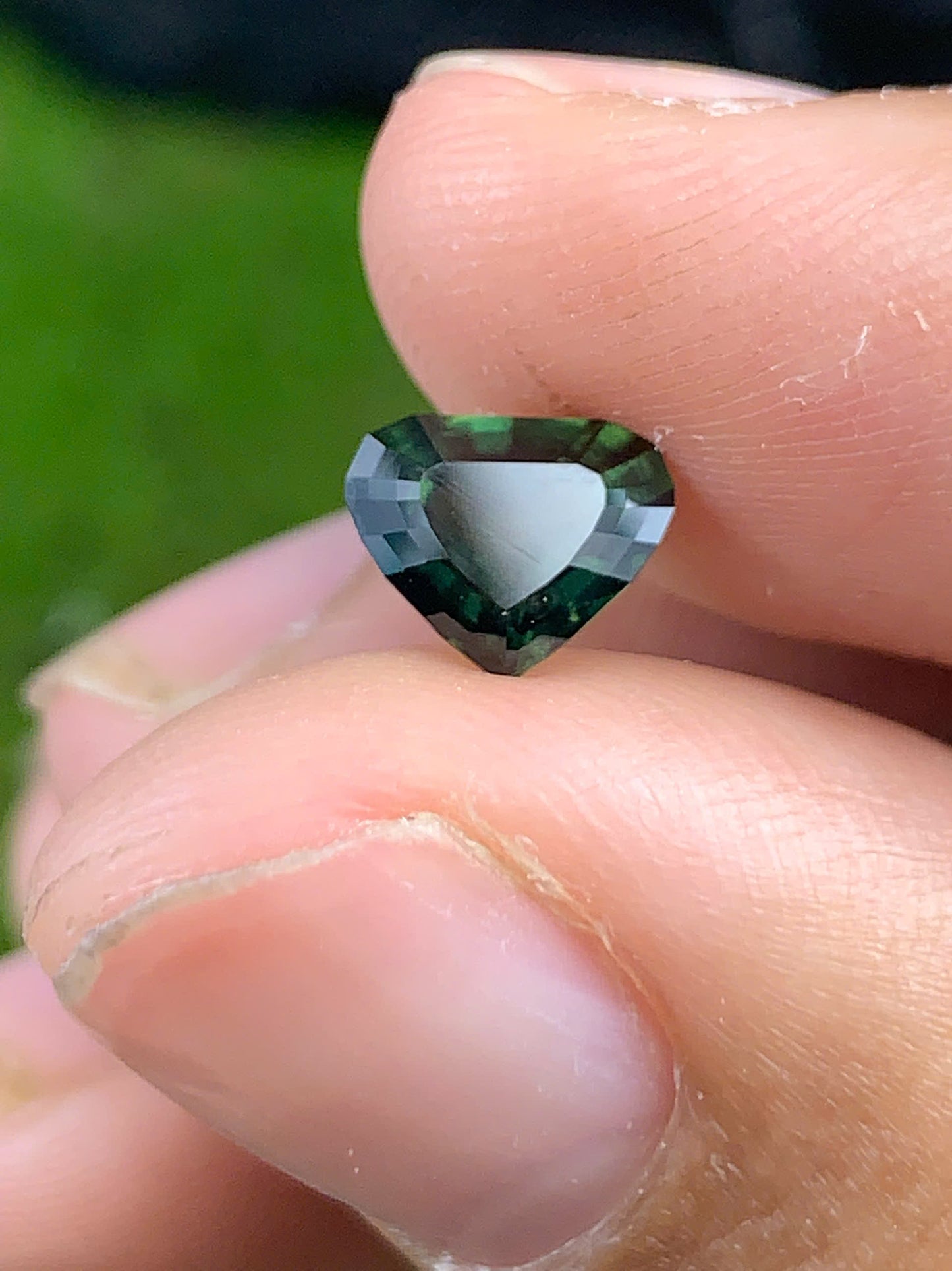 Natural Green sapphire Phan Thiết 0.47ct_ 24092514
