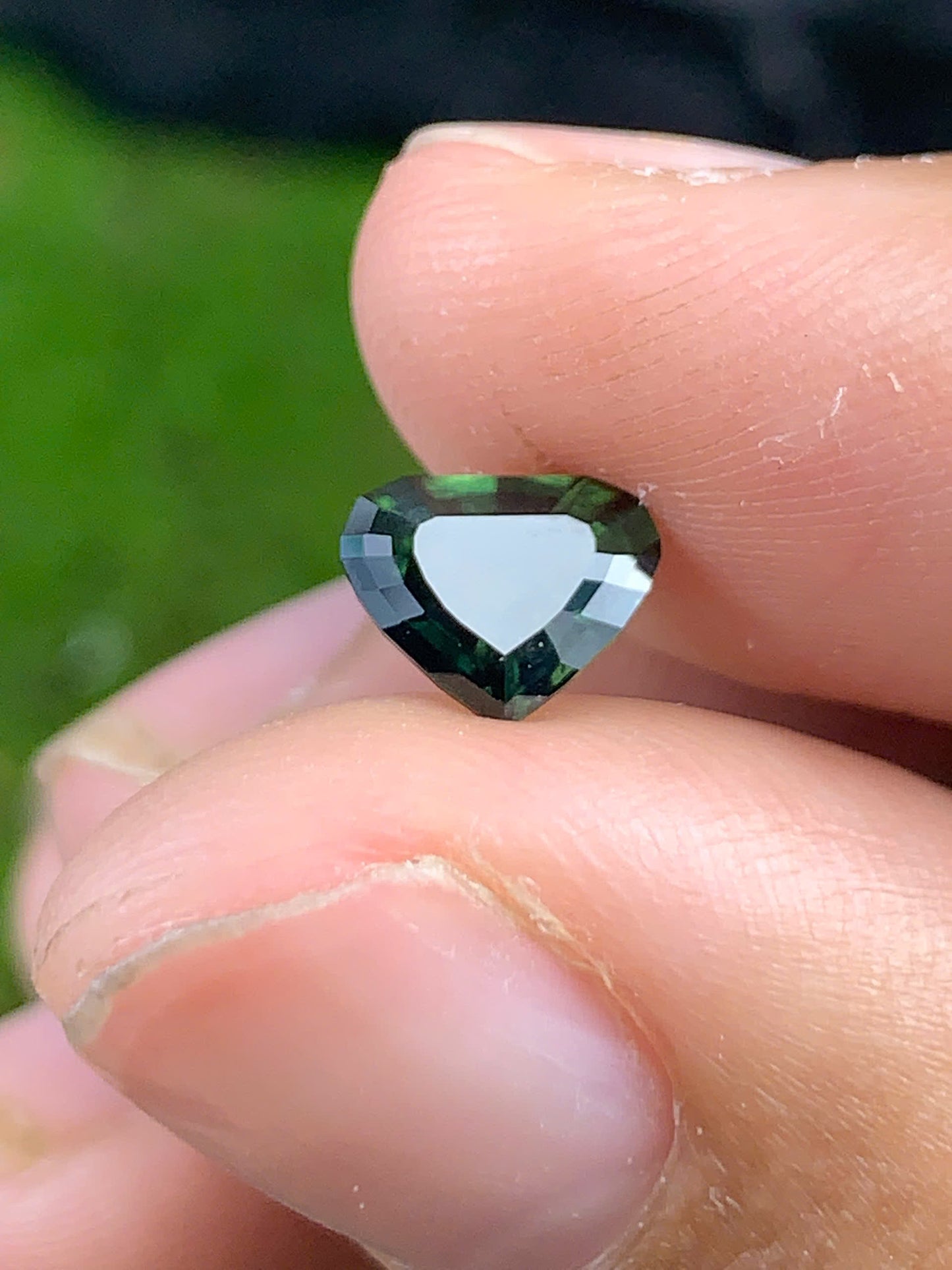 Natural Green sapphire Phan Thiết 0.47ct_ 24092514