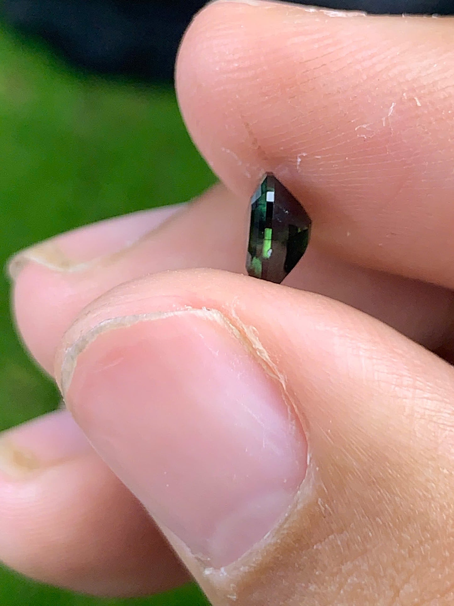 Natural Green sapphire Phan Thiết 0.47ct_ 24092514