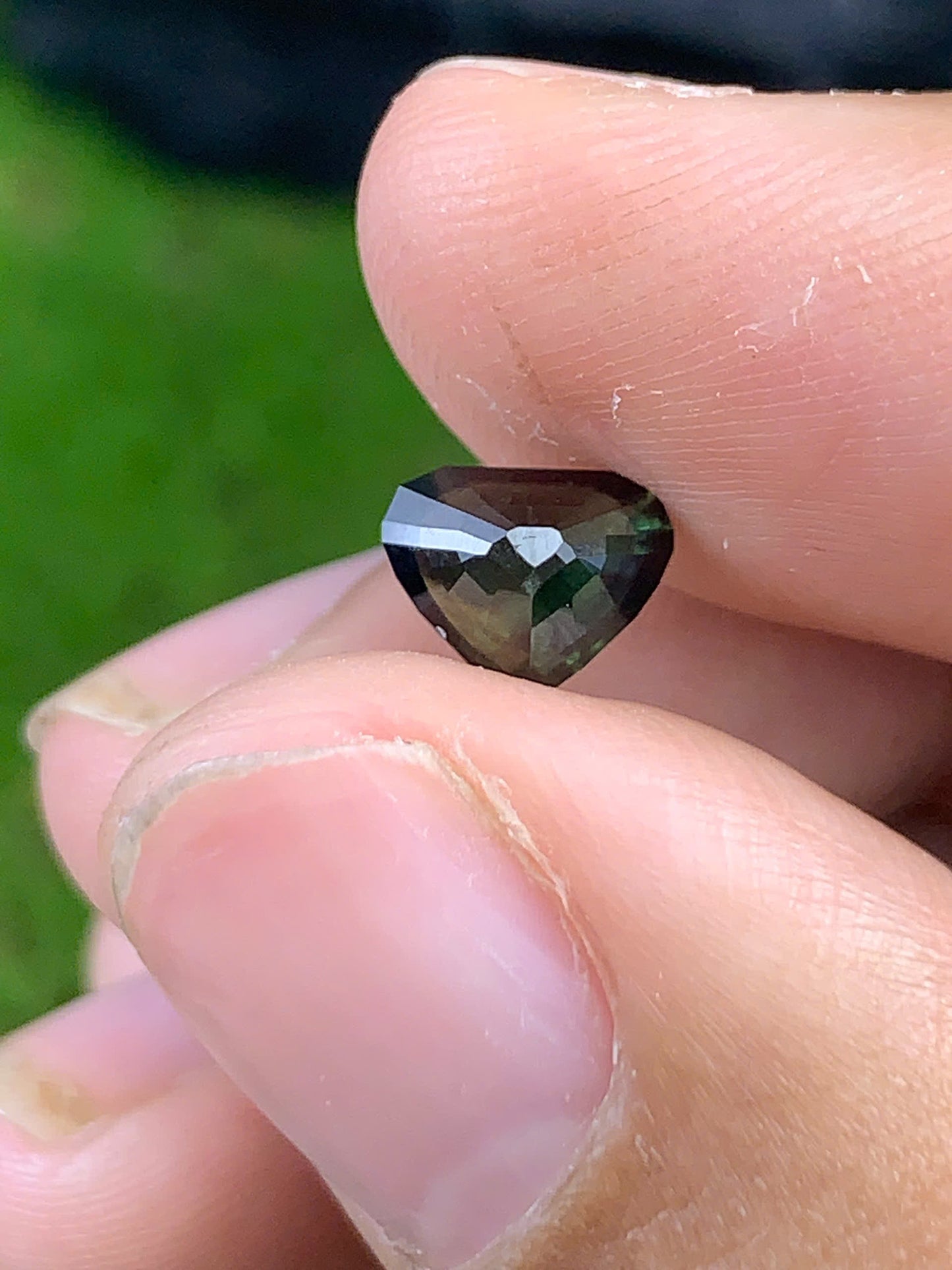 Natural Green sapphire Phan Thiết 0.47ct_ 24092514