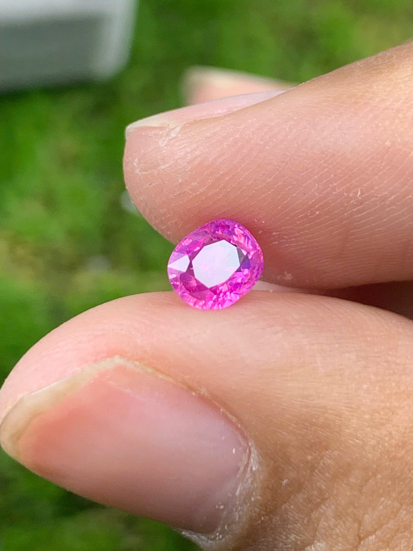 Natural Pink Sapphire LucYen 0.7ct _ 02102501