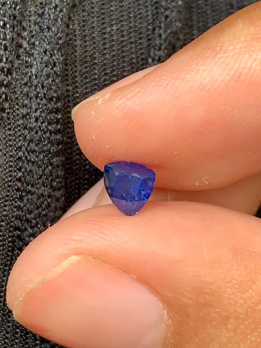 Natural blue sapphire Vietnam_ 03102515