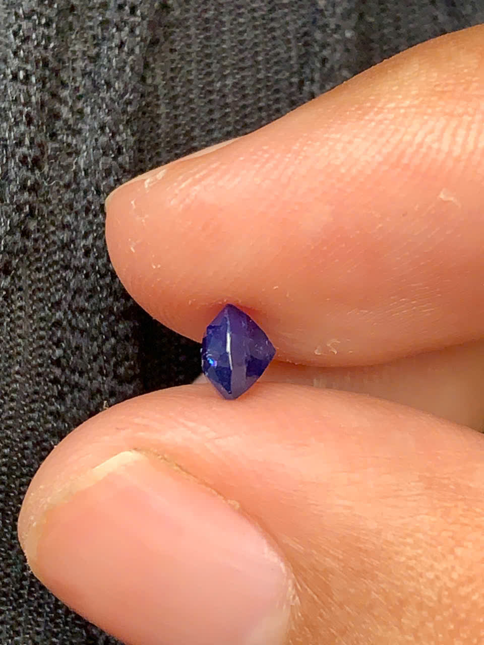 Natural blue sapphire Vietnam_ 03102515