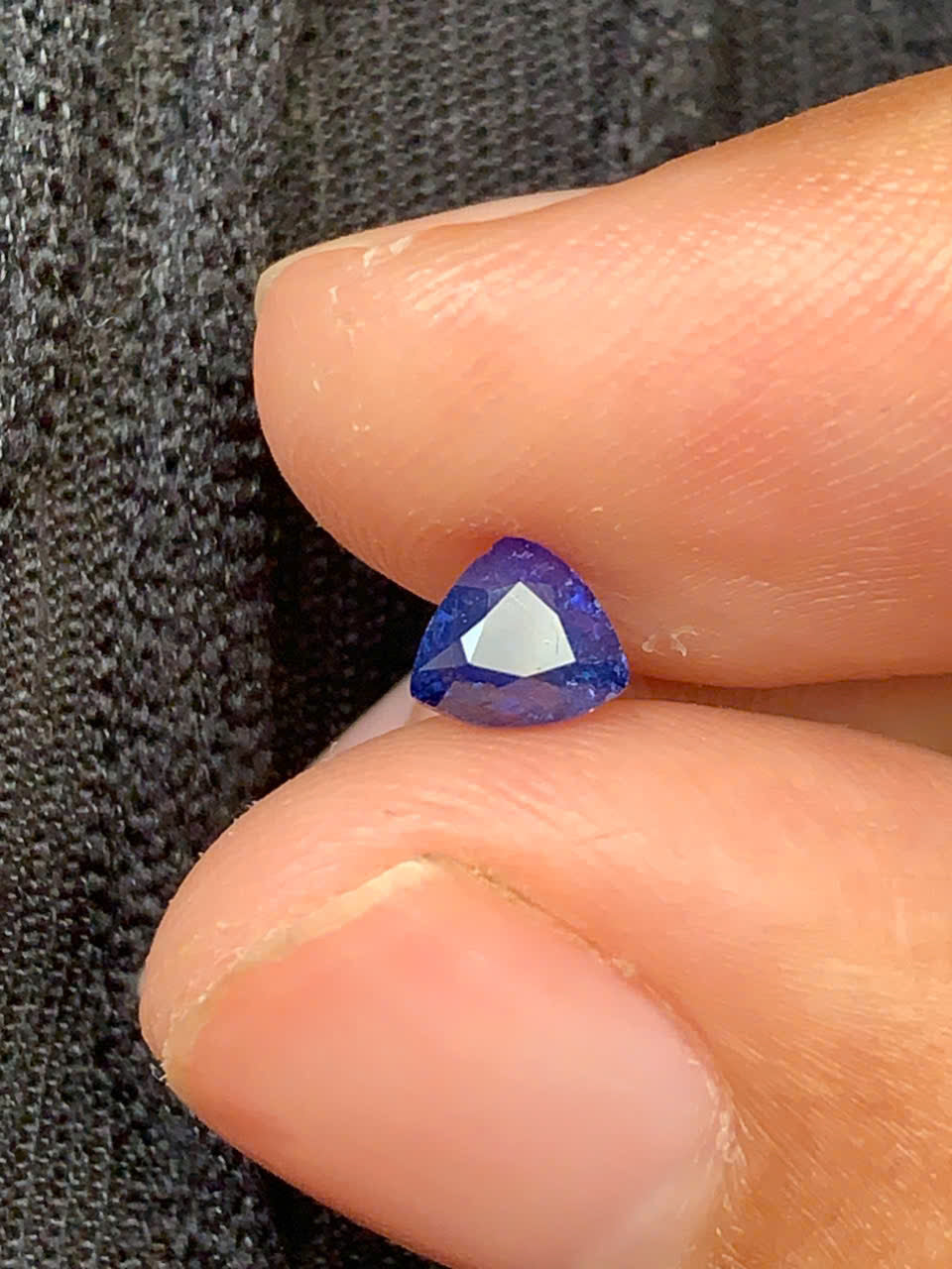 Natural blue sapphire Vietnam_ 03102515