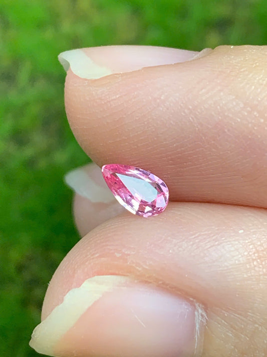 Natural Hot Pink Spinel LucYen 0.285ct - 10102525