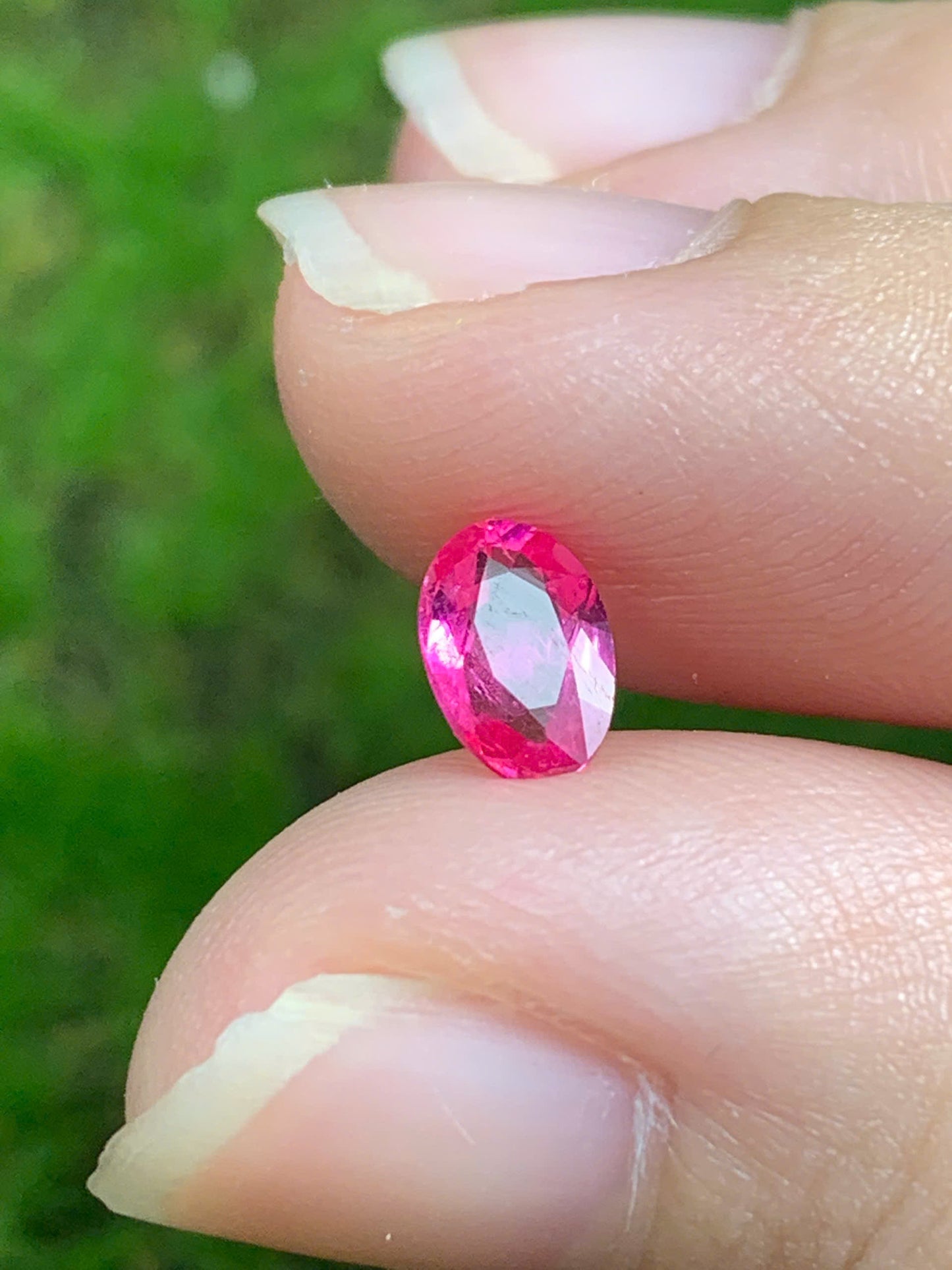 Natural hot pink spinel 0.57ct _ 10102529