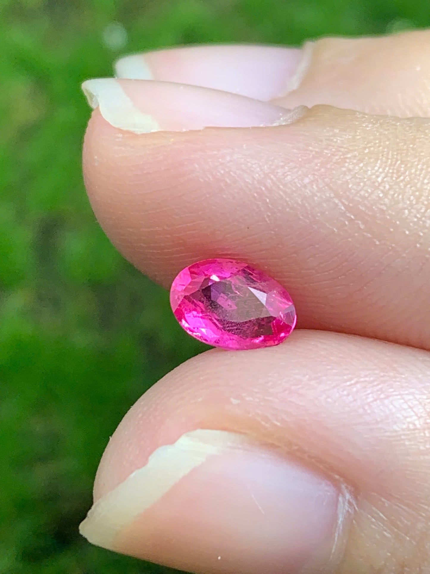 Natural hot pink spinel 0.57ct _ 10102529