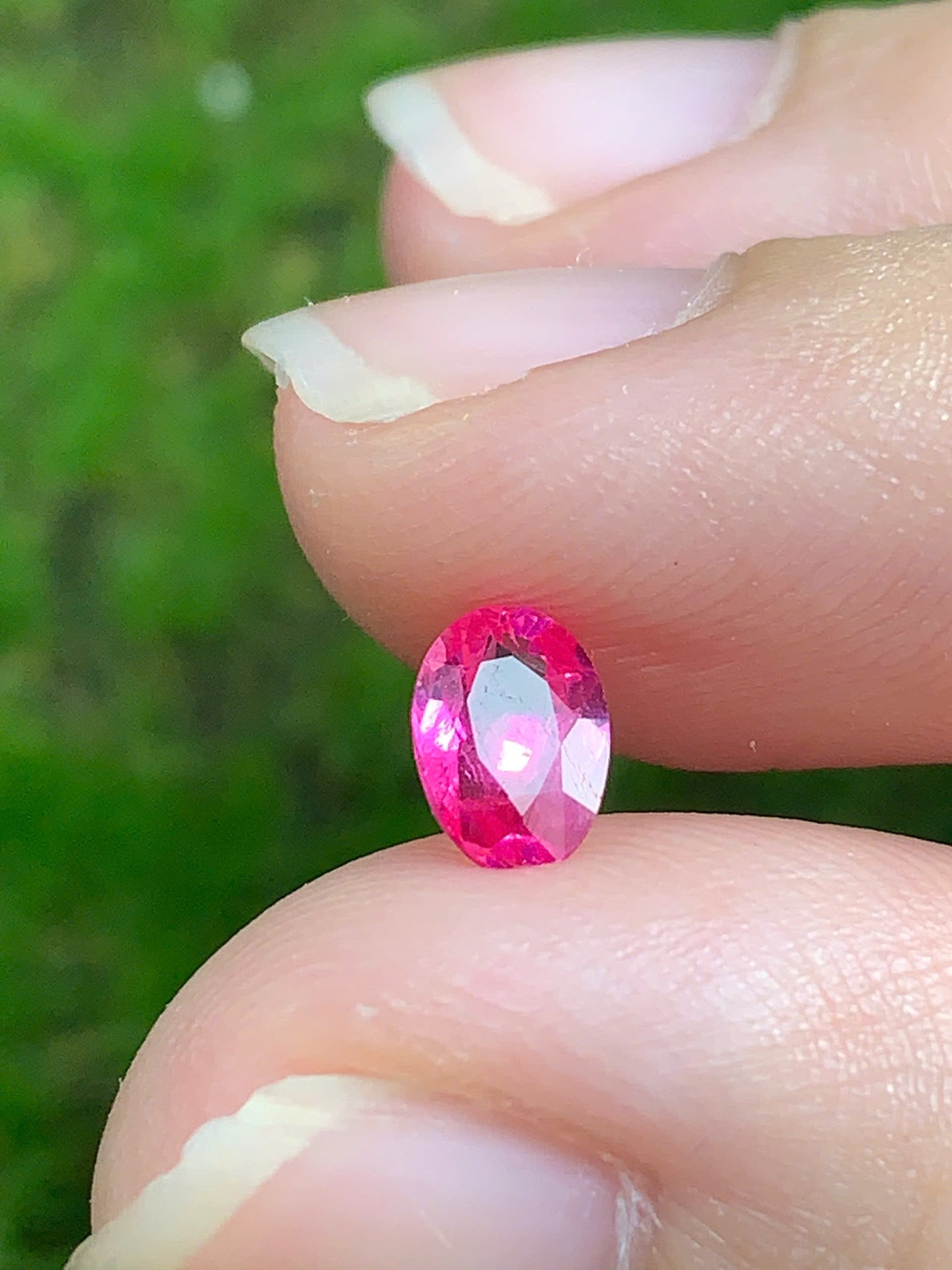 Natural Hot Pink Spinel LucYen 0.57ct - 10102529