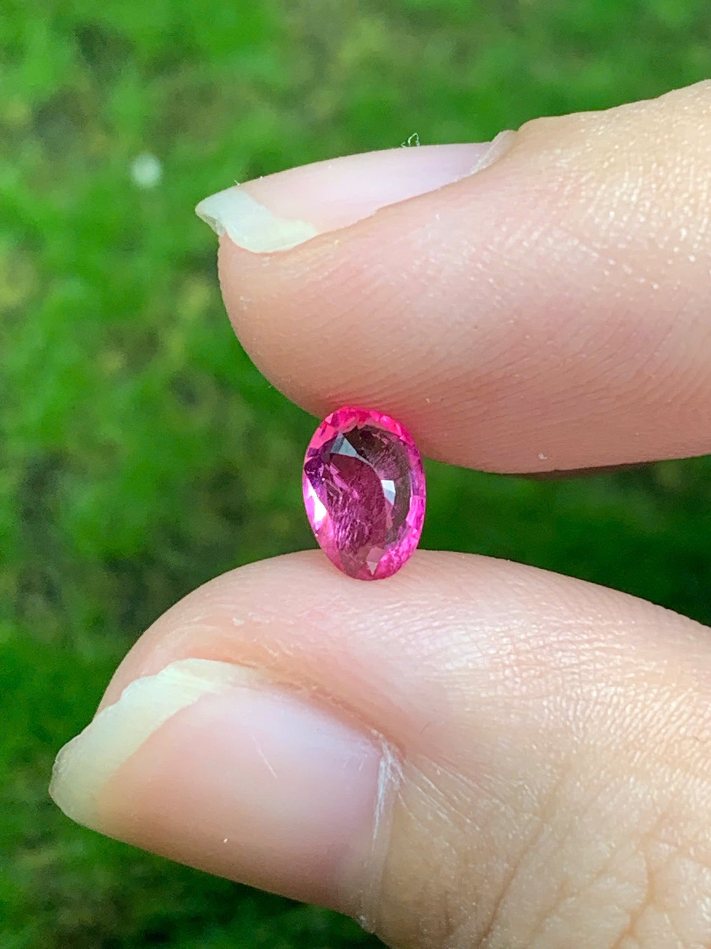 Natural hot pink spinel 0.57ct _ 10102529